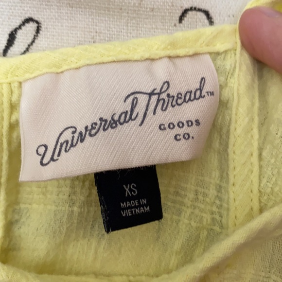 Universal Thread Flutter Sleeve Top - Picture 6 of 9